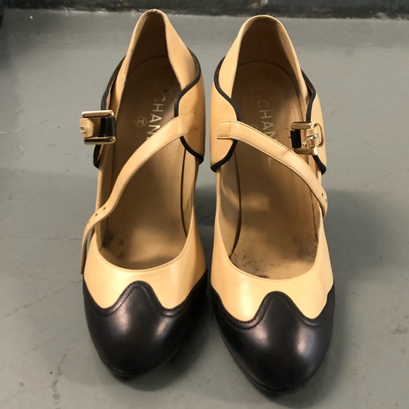 Chanel Runway Two Tone Black Beige Mary Jane Heels - Picture 6 of 17